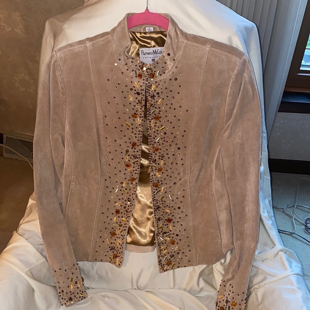 Pamela McCoy Womens suede jacket. Size: Medium.